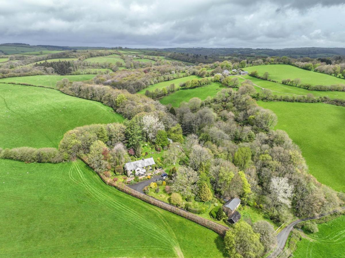 Nutsford House Bed & Breakfast Dulverton Exterior photo